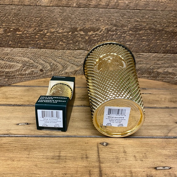 Starbucks Gold Grande Bling Holiday 2022 grande cup Plus Keychain! - Picture 4 of 6